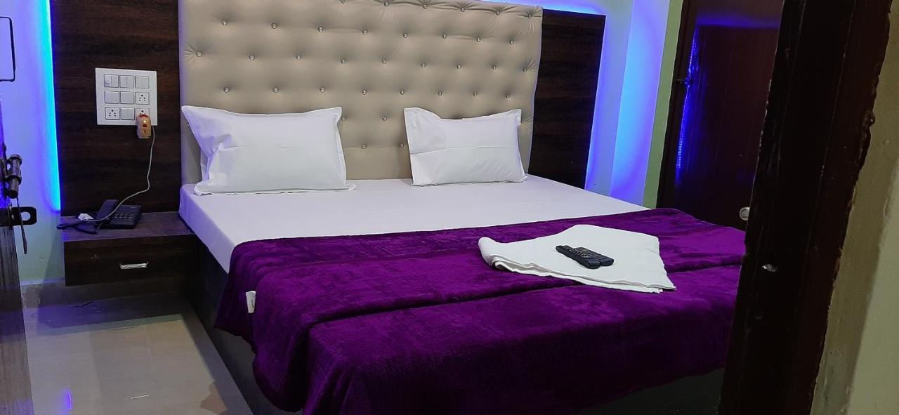 Hotel Radhe Krishna Adilabad エクステリア 写真